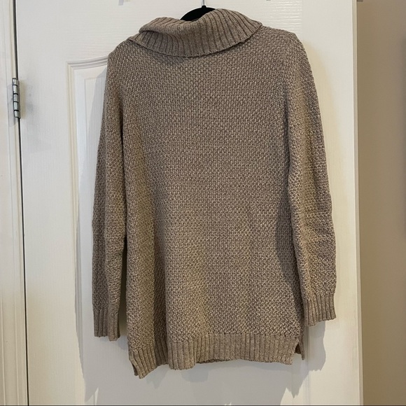 Turtle neck sweater - Picture 2 of 2